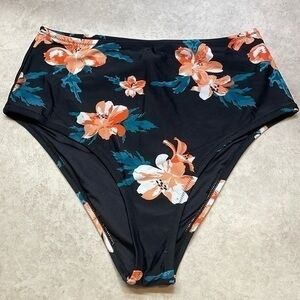 Cupshe women’s bathing suit bottoms. Black/tropical print size M NWT